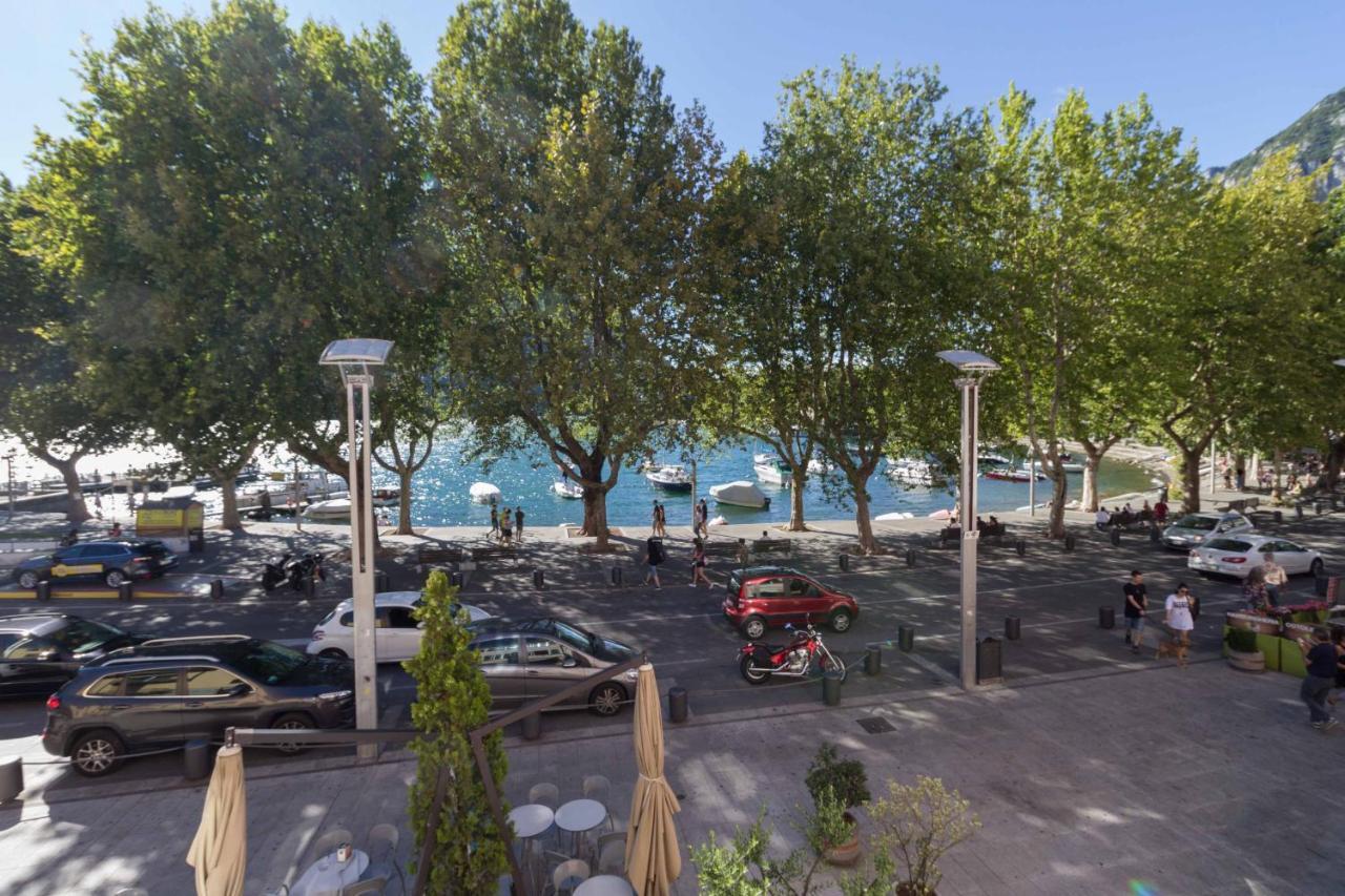 Lungolago Holiday Home - Affitti Brevi Italia Lecco Exterior foto